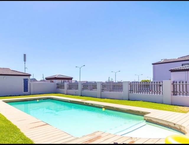 2 bed property to rent in BLOUBERGSTRAND